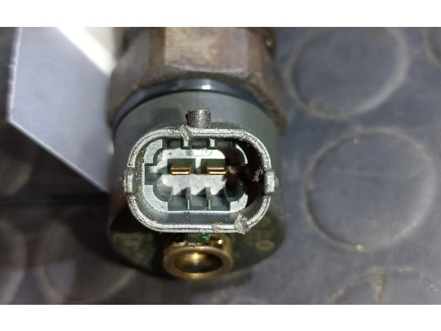 Vstřikovač 0445110068   Alfa Romeo 166     