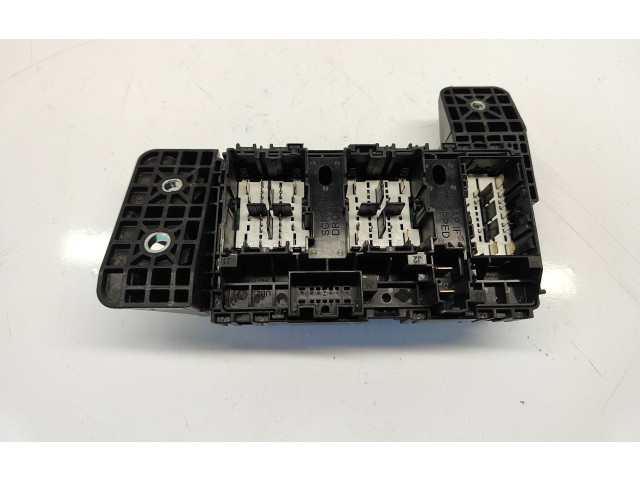 Блок предохранителей  68312776AC, 8318070812C   Dodge RAM 1500 DS    