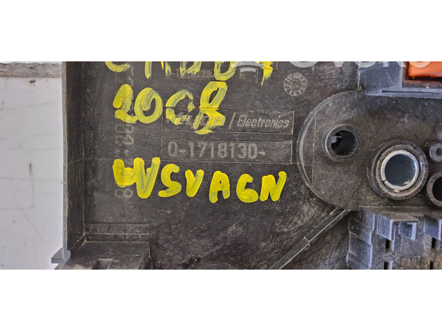   Pojistková skříňka 01718130   Volkswagen Caddy 2005