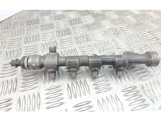 Vstřikovací lišta 55576177, 55573364   Opel Zafira C    A 20 DTH 
