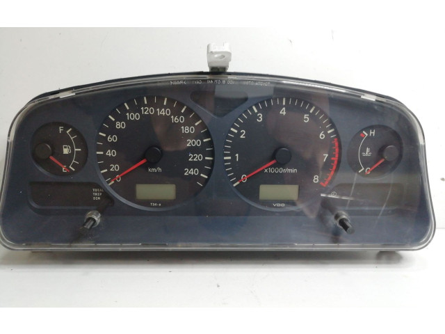 Přístrojová deska  Toyota Avensis T220 2000 VDO, 2.CONECTORES  