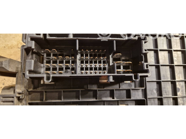   Pojistková skříňka 15887759, 25796965   Hummer H3 2007
