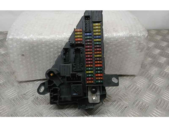 Блок предохранителей 6906618   BMW 5 E60 E61    