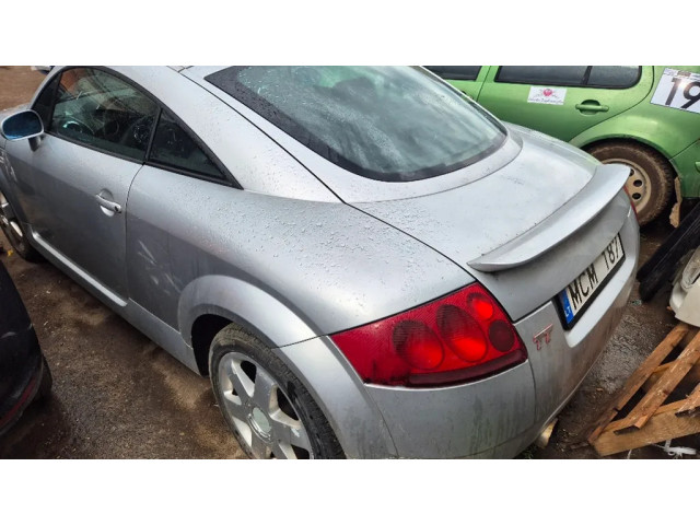 Нижняя решётка (из трех частей) Audi TT Mk1 1999-2006 года 8N0807681      