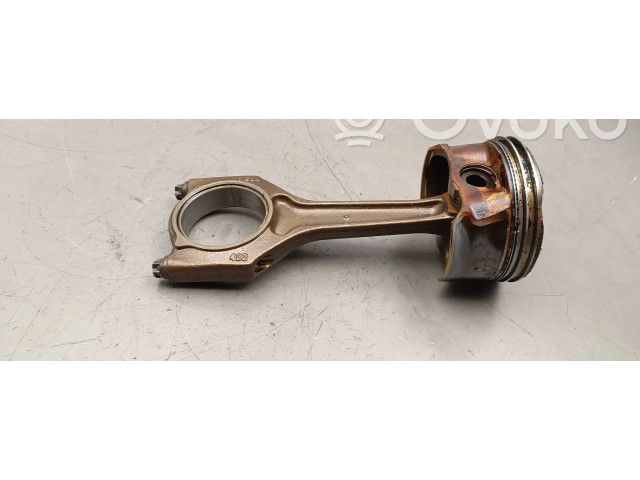 Píst 7504422   BMW 3 E46  pro benzínový motor 2.0 N42B20 