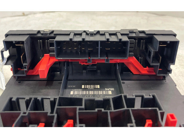 Блок предохранителей  3C0937049E, 28022870   Volkswagen Golf Plus    