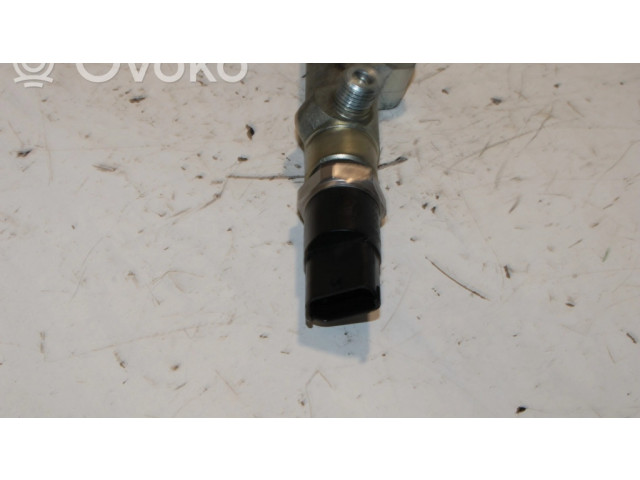 Vstřikovací lišta 0445216002   BMW 5 E39  pro naftový motor 2.5 256D1 Dyzelis