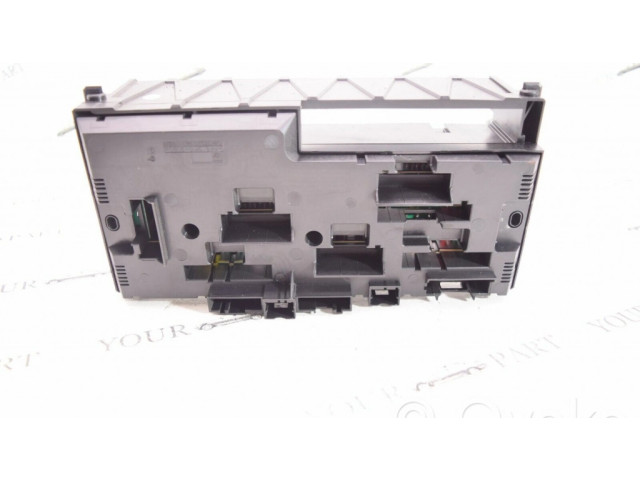 Блок предохранителей 9210863   BMW X3 F25    
