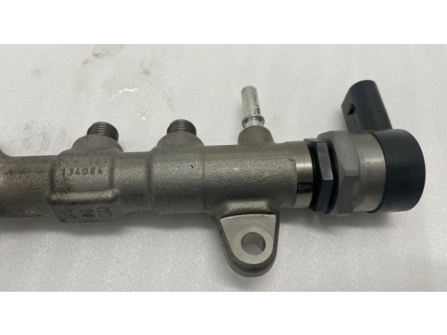 Vstřikovací lišta 8514154, 0445214315   BMW 1 F20 F21  pro naftový motor 1.8  