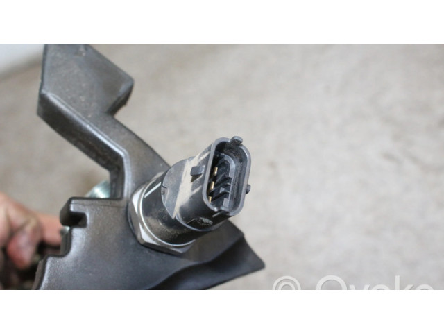 Vstřikovací lišta 0445216002   BMW 5 E39  pro naftový motor 3.0  