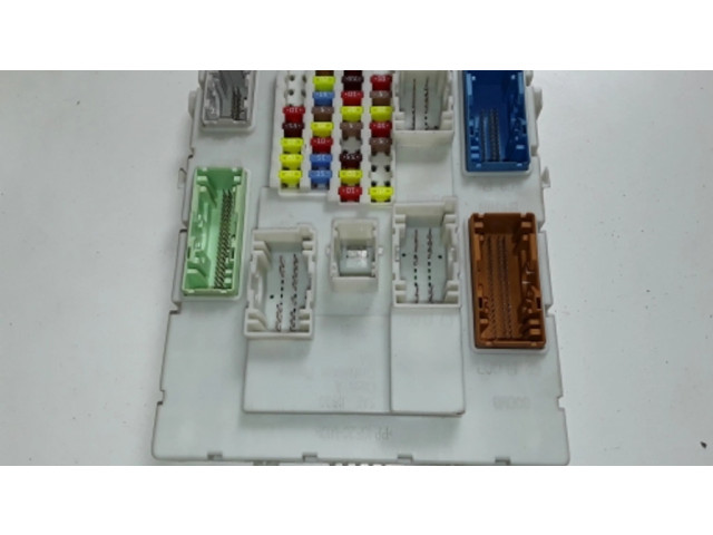 Блок предохранителей DV6T14A073SN   Ford Connect    
