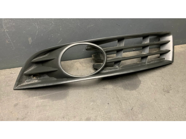 Нижняя решётка (из трех частей) Volkswagen PASSAT B6 2005-2010 года 3C0853665      