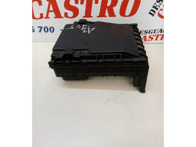 Zpětné zrcátko  Peugeot 406   1K0937125A  