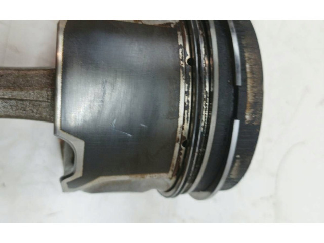 Píst 83L57, TDI   Audi A6 S6 C6 4F     