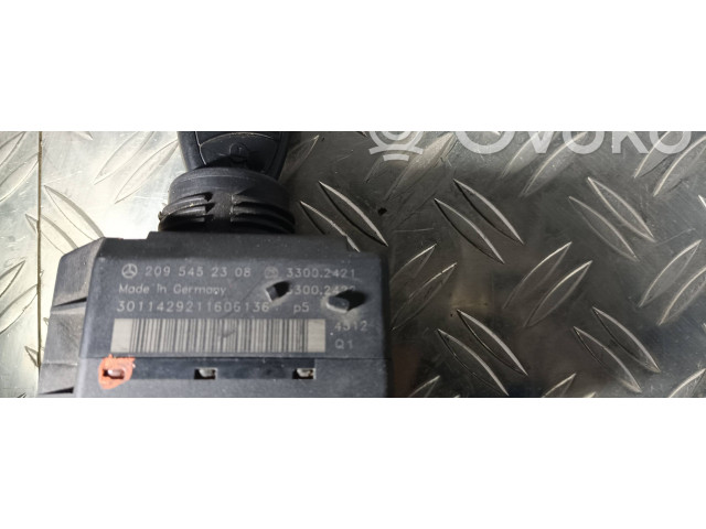 Řídící jednotka 2095452308, 33002421   Mercedes-Benz CLK A209 C209 2004