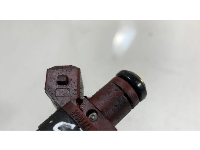 Vstřikovač 6900371   Volvo S40, V40  pro naftový motor 1.9  