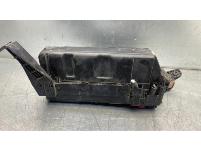 Блок предохранителей  3949   Toyota Prius (NHW20)    
