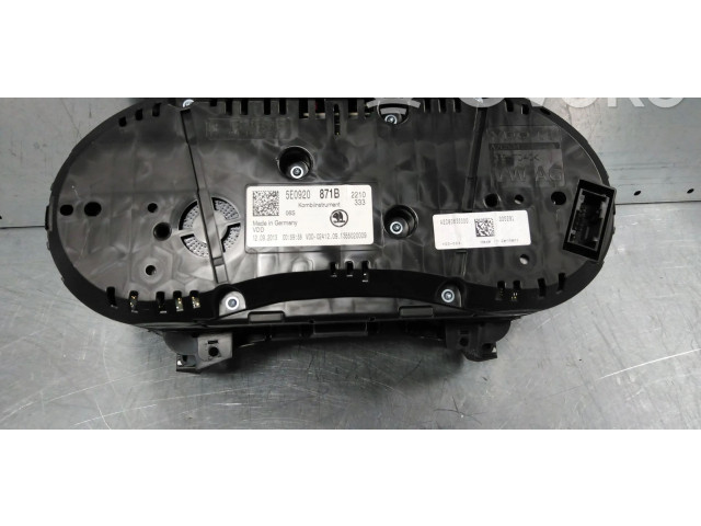 Přístrojová deska  Skoda Octavia Mk3 (5E) 2013 5E0920871B  