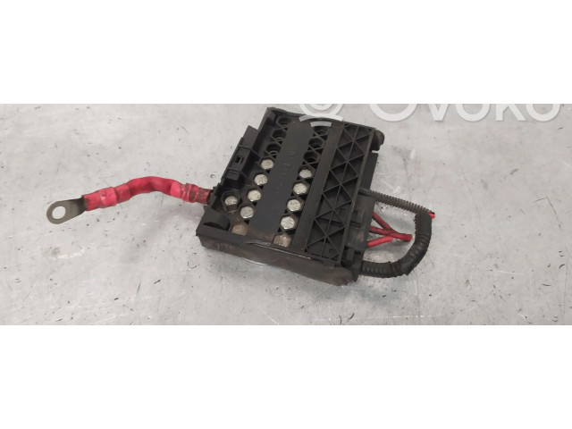 Блок предохранителей 5607000980, T3030423005640   Ford Fusion    