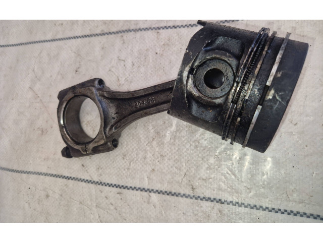 Píst 030149513A   Jeep Cherokee    - 