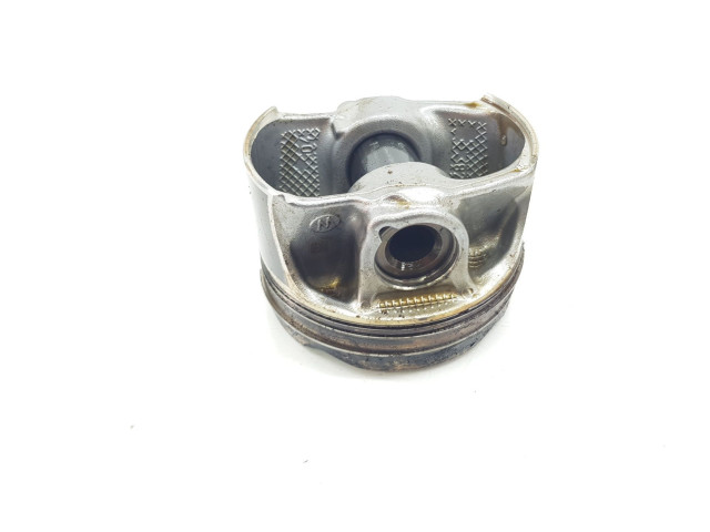 Píst 9488343, 11259488343   BMW 1 F40     