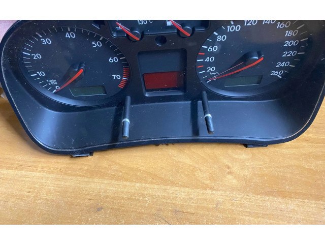 Спидометр (приборный щиток) 1J0920825A, 0710520018   Volkswagen Bora 1999