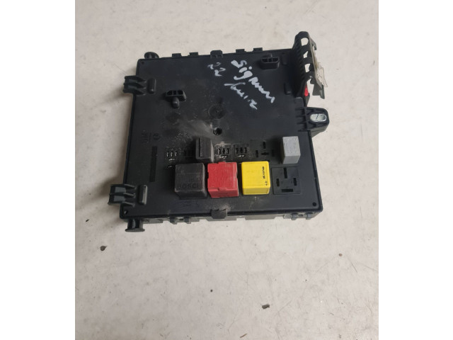 Блок предохранителей 13189924, 22FZ2D   Opel Signum    