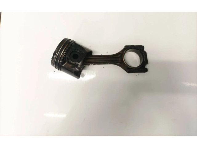  Поршень с шатуном    Audi A4 S4 B5 8D  