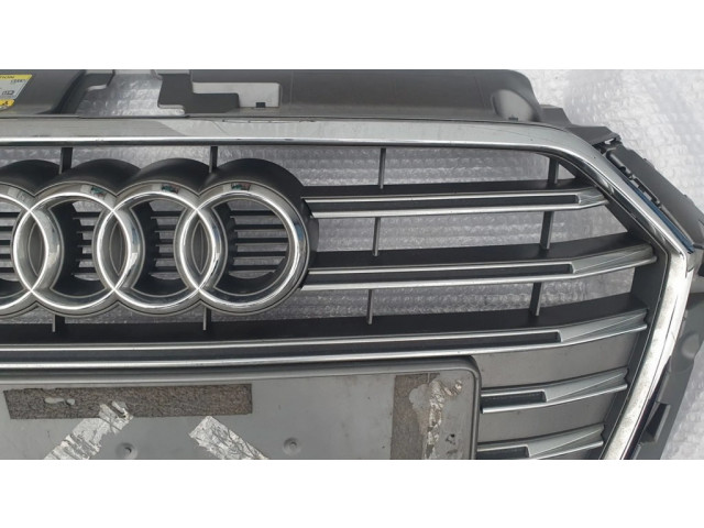 Верхняя решётка Audi A3 S3 8V 2013-2019 года 8V3853651AC      