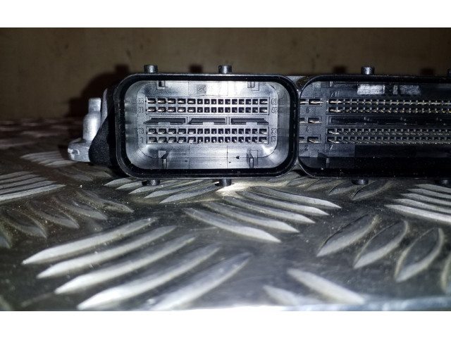 Řídící jednotka 038906016AK, 0281014255   Volkswagen Transporter - Caravelle T5 2009