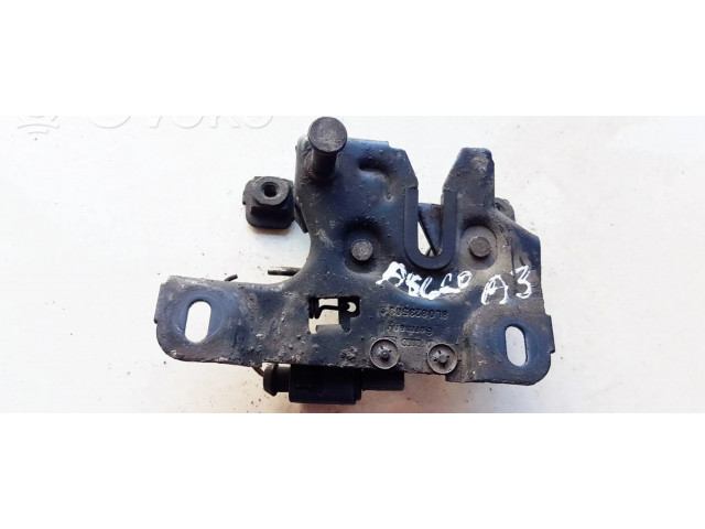 Замок капота 8L0823509C   Audi A3 S3 8L