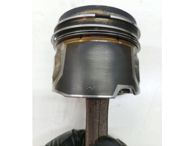 Píst 83L57, TDI   Audi A6 S6 C6 4F     