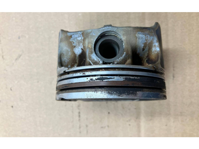 Píst A2741517   Mercedes-Benz C W205    M274,920 
