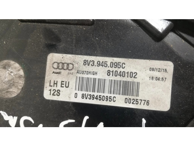 Задний фонарь левый 8V3945095C    Audi A3 S3 8V   2013-2019 года