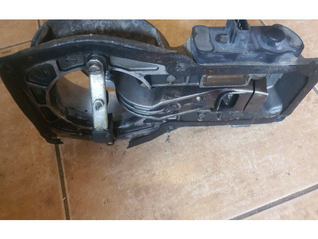 Vstřikovací lišta 0438121076, 051133353   Audi A6 S6 C4 4A     