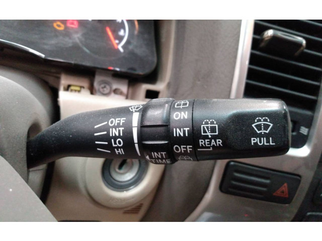 Ручка стеклоочистителей    Toyota Land Cruiser (J100)