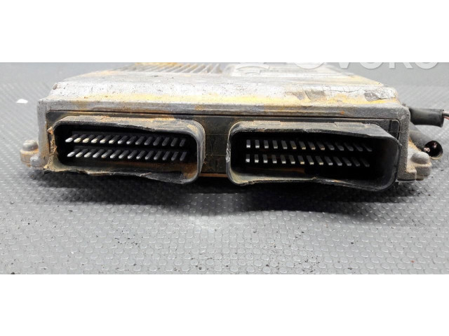 Блок управления двигателем Блок управления 110R-006011   Renault Dacia Duster