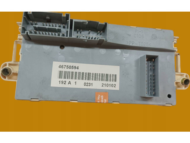 Блок предохранителей  46750594   Fiat Stilo    