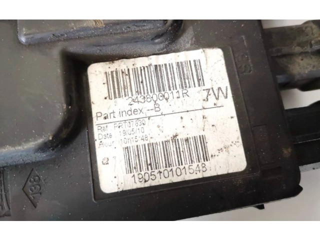  Pojistková skříňka 243800011r   Renault Megane III 2011