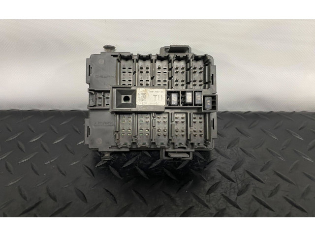   Pojistková skříňka 20813087   Chevrolet Tahoe 2008