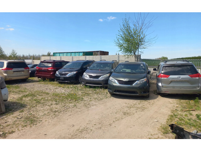 Вентилятор печки    272700-0560   Toyota Sienna XL30 III