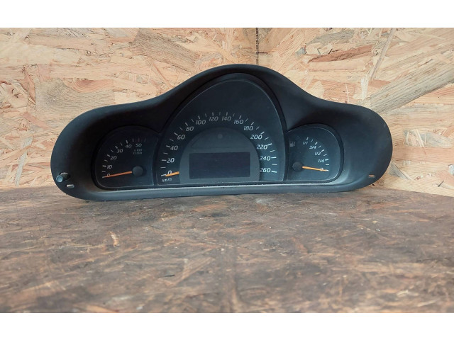 Přístrojová deska  Mercedes-Benz C W203 2002 A2035404511, 110080169005  