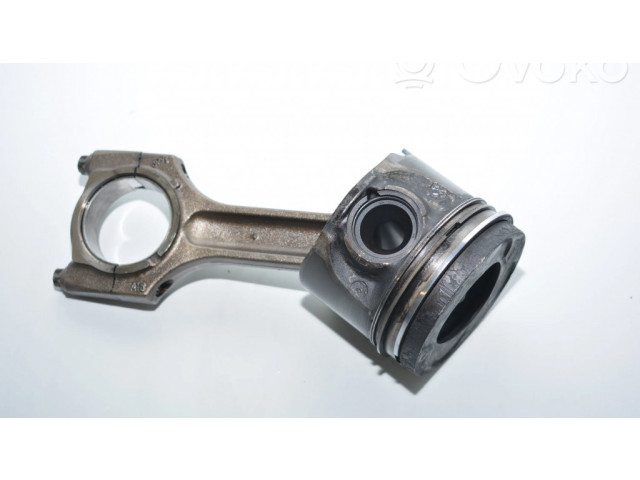Píst    BMW 7 E65 E66  pro naftový motor 3.0 M57S 