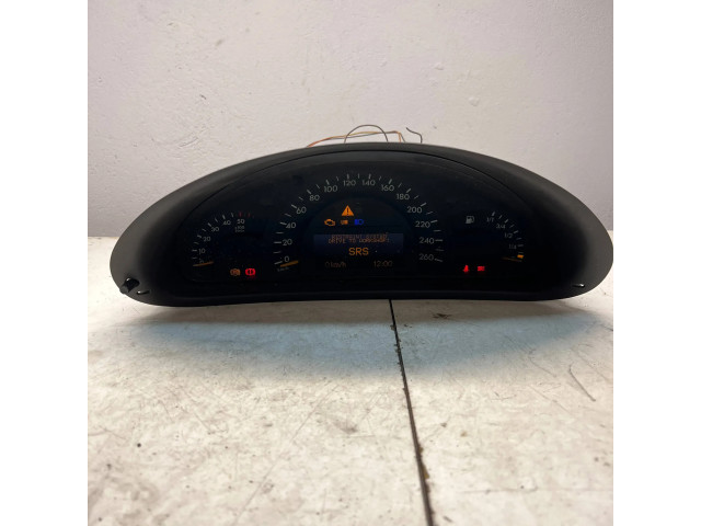 Přístrojová deska  Mercedes-Benz C W203 2004 A2035403047, 110080231  