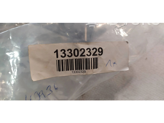   Pojistková skříňka 13302329   Opel Cascada 2013