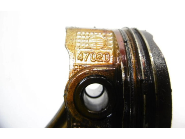 Píst 47020, 47020   Toyota Yaris    2 