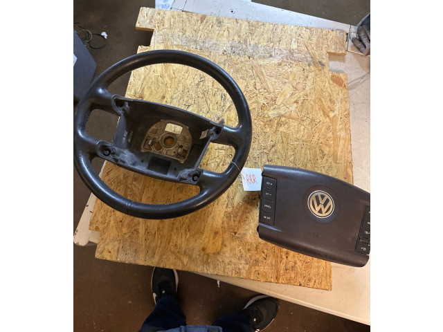 Руль Volkswagen Touareg I  2002 - 2010 года 61373001A, SDD1      