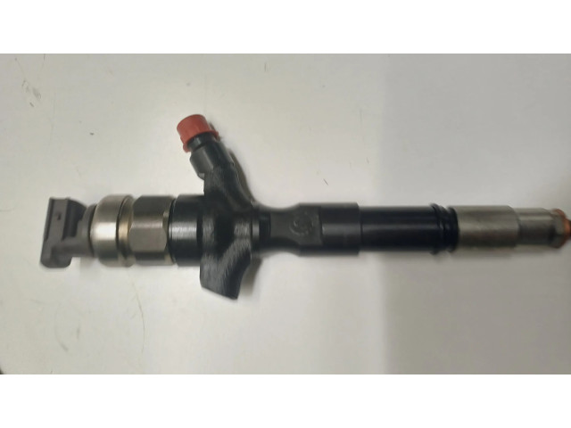 Форсунка 2367030150    Toyota Hilux (AN10, AN20, AN30) для дизельного двигателя  2.5