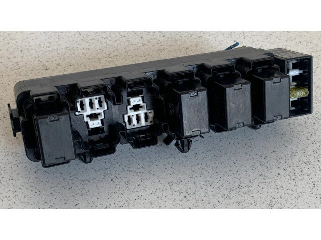   Pojistková skříňka 1567001020   Subaru Outback 2002