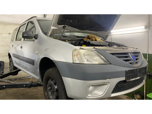 Задний фонарь правый 8200413995, 89036222    Dacia Logan I   2004-2012 года